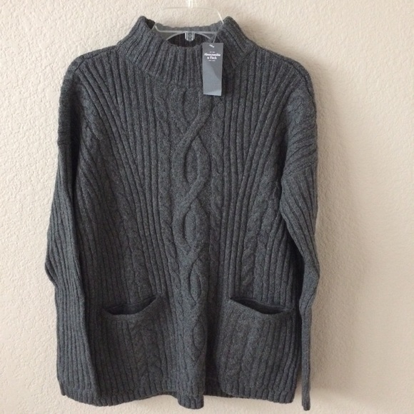 A&F knit sweater with pockets - Picture 2 of 5